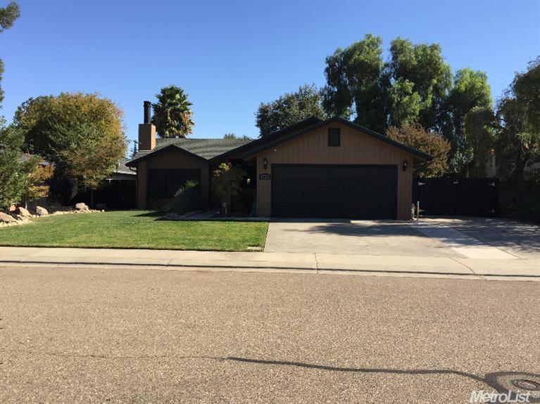 1722 Zinfandel Dr, Lodi, CA 95242 photo 1