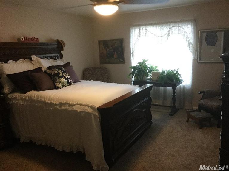 2009 St Peters St, Modesto, CA 95355 photo 6