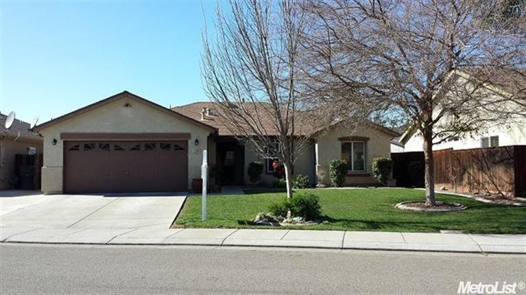 2009 St Peters St, Modesto, CA 95355 photo 1