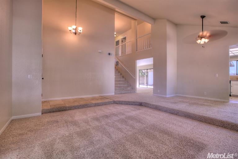 525 Clover Ave, Patterson, CA 95363 photo 4