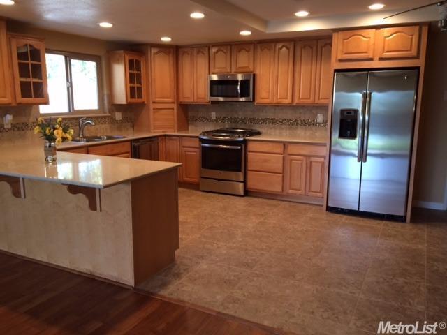 891 Locust Ave, Manteca, CA 95337 photo 3