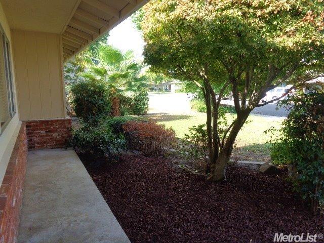 1912 Fallon Ln, Modesto, CA 95355 photo 2