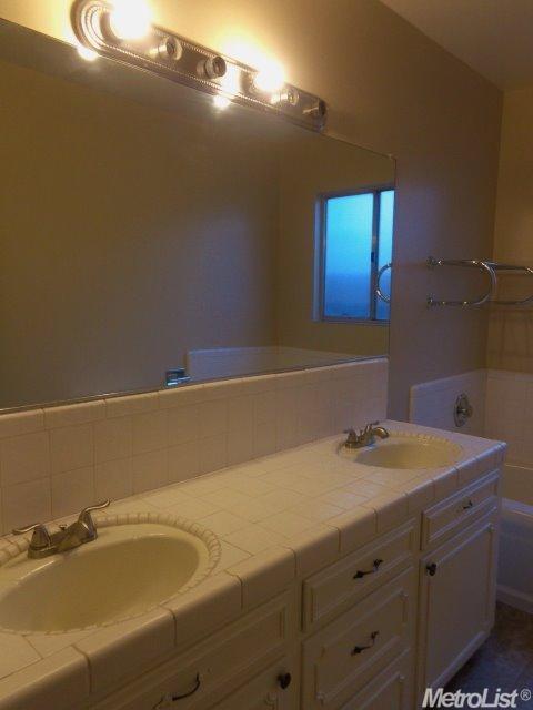 1912 Fallon Ln, Modesto, CA 95355 photo 10