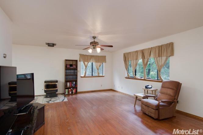 6575 Red Robin Rd, Placerville, CA 95667 photo 4