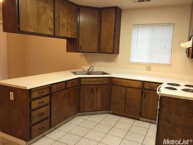 217 Lilac Ave, Patterson, CA 95363 photo 9