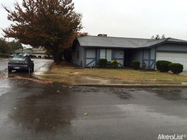 217 Lilac Ave, Patterson, CA 95363 photo 4
