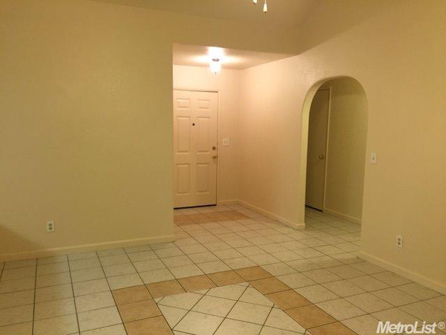 217 Lilac Ave, Patterson, CA 95363 photo 5