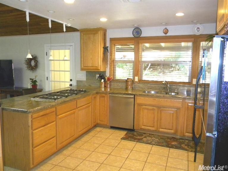 7248 Pine View Dr, Folsom, CA 95630 photo 4