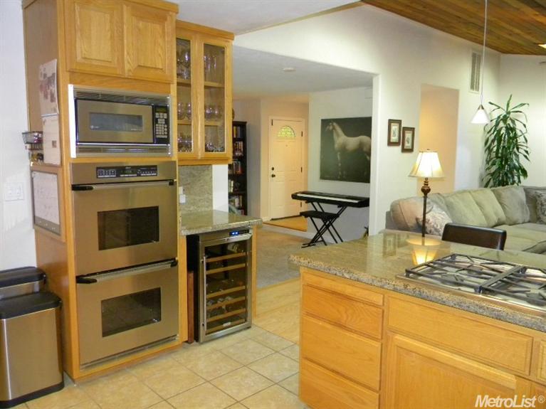7248 Pine View Dr, Folsom, CA 95630 photo 3