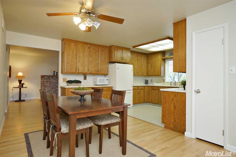 910 Acacia Ln, Davis, CA 95616 photo 8