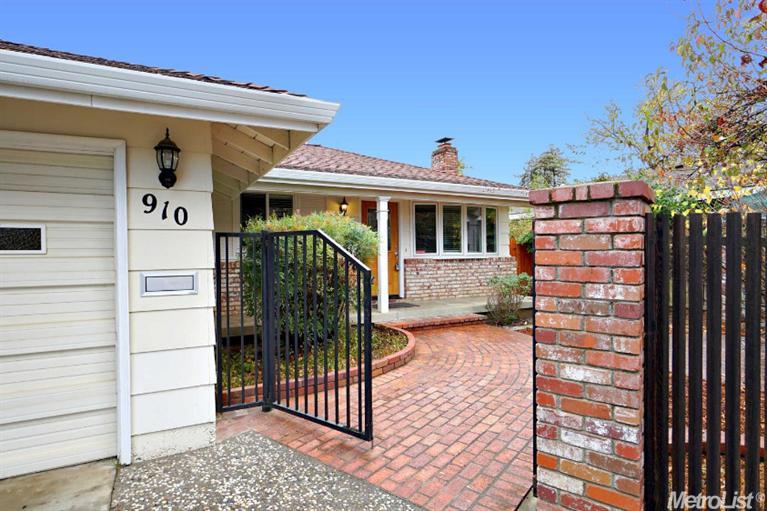 910 Acacia Ln, Davis, CA 95616 photo 2