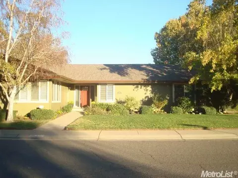 906 Kramer Dr, Lodi, CA 95242 photo 2