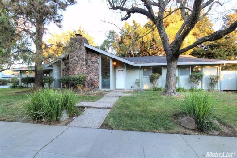 812 Los Robles St, Davis, CA 95618 photo 1
