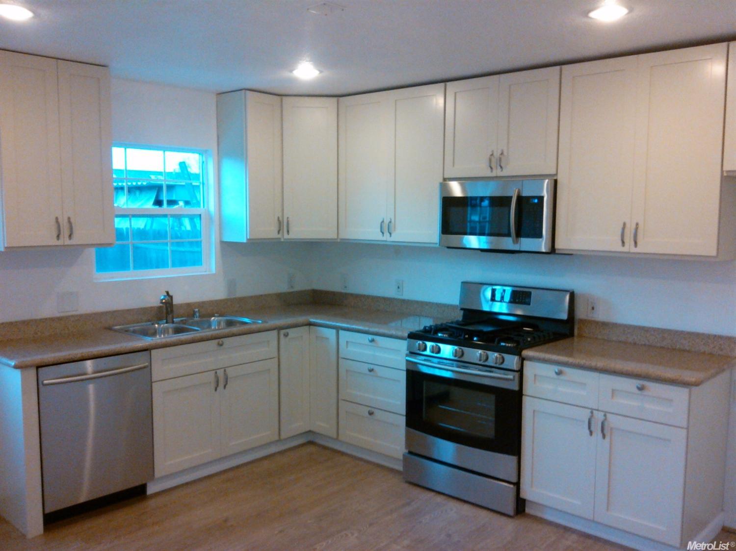427 Michigan Ave, Manteca, CA 95337 photo 4