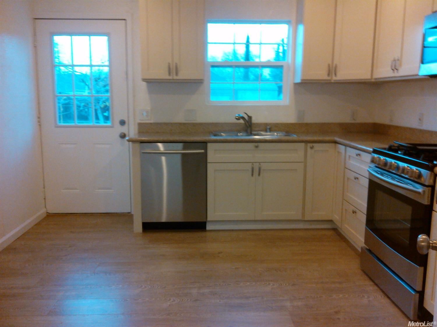427 Michigan Ave, Manteca, CA 95337 photo 5