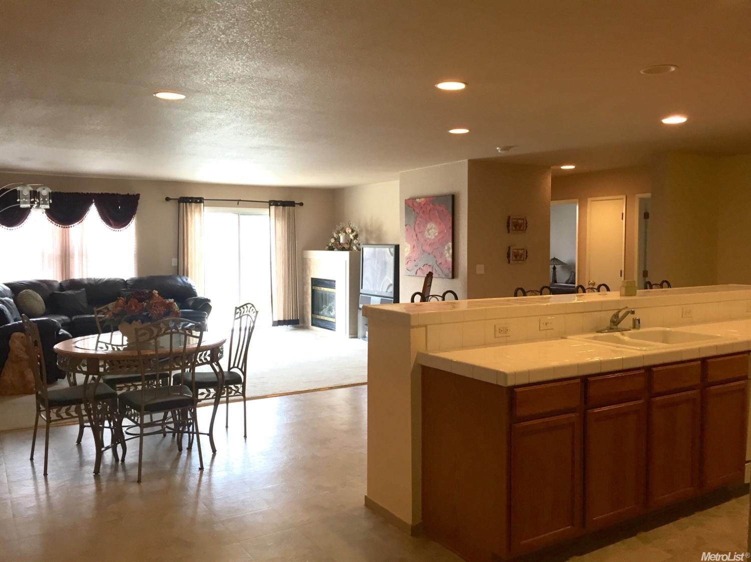 128 Dowitcher Dr, Patterson, CA 95363 photo 6