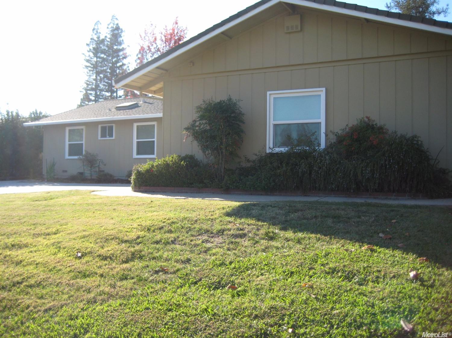4419 Northampton Dr, Carmichael, CA 95608 photo 2
