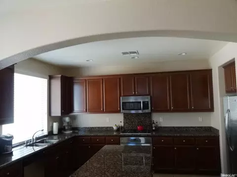 2148 Wellington Dr, Tracy, CA 95376 photo 3