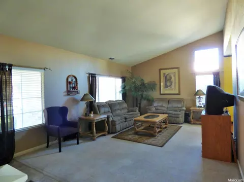 14472 Silver Creek Dr, Lathrop, CA 95330 photo 2