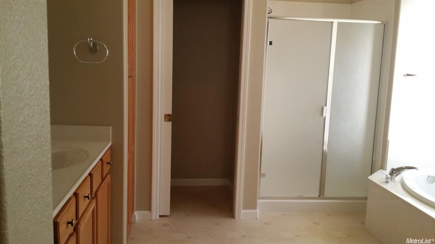 1709 Charles St, Hughson, CA 95326 photo 9