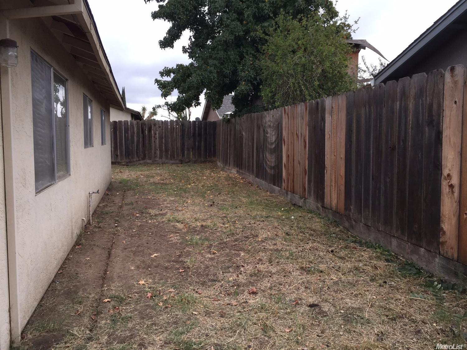 1126 Merced Way, Manteca, CA 95337 photo 3