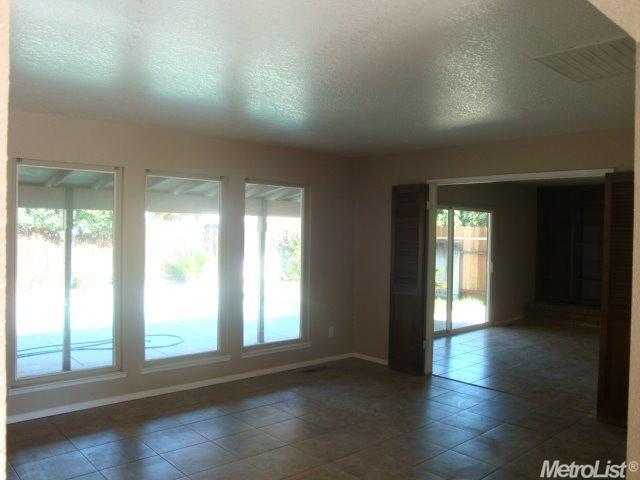 1521 Sylvan Meadows Dr, Modesto, CA 95355 photo 8
