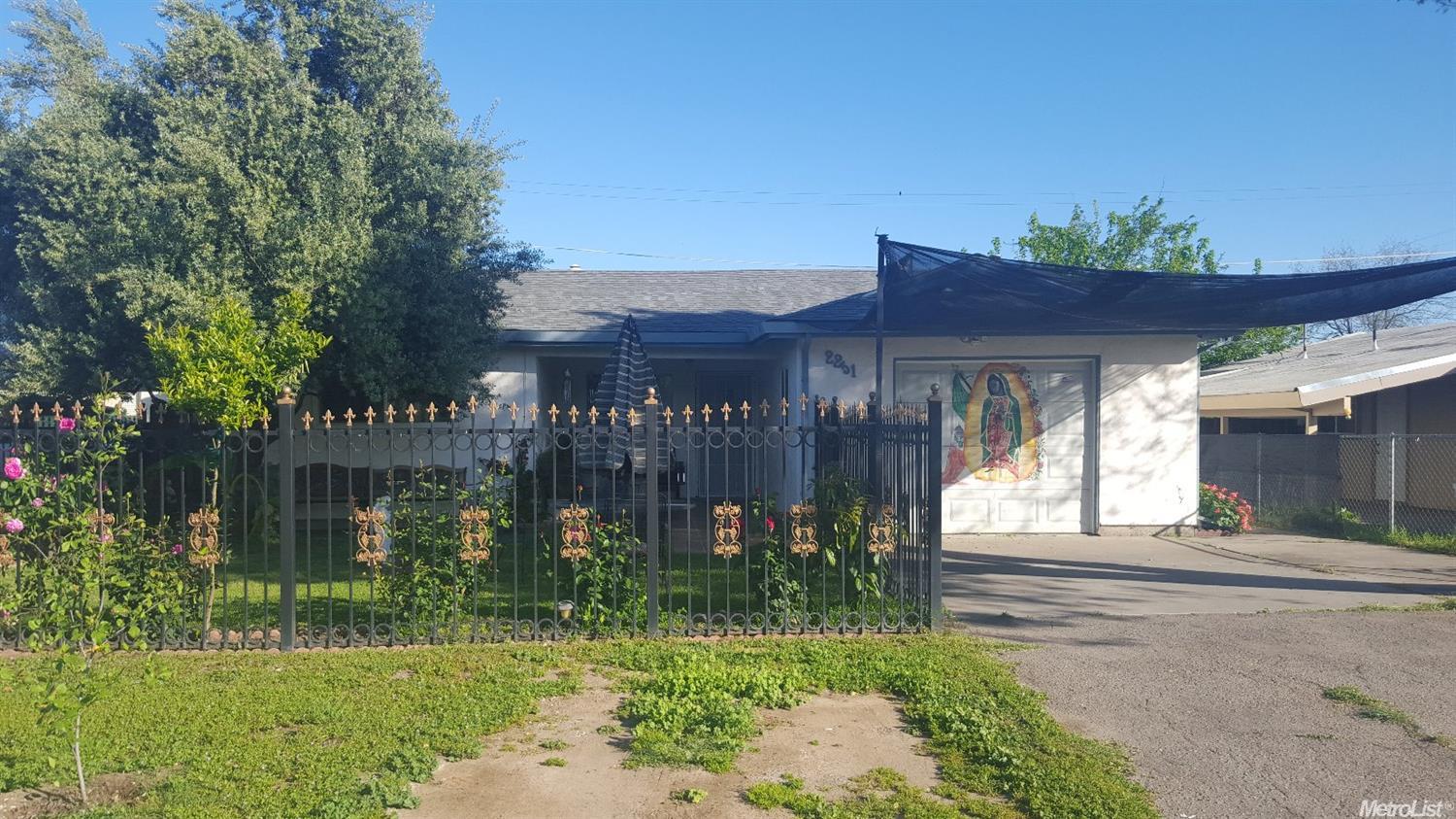 2251 E Alpine, Stockton, CA 95205 photo 1