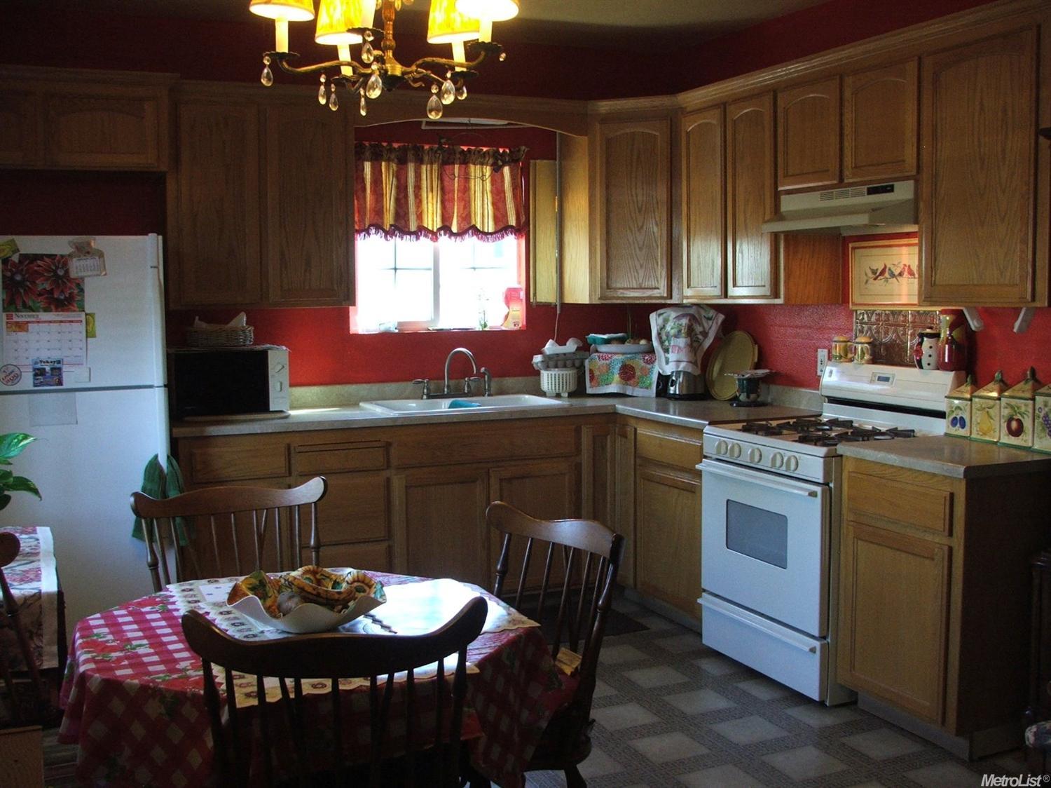 431 Spruce St, Modesto, CA 95351 photo 2