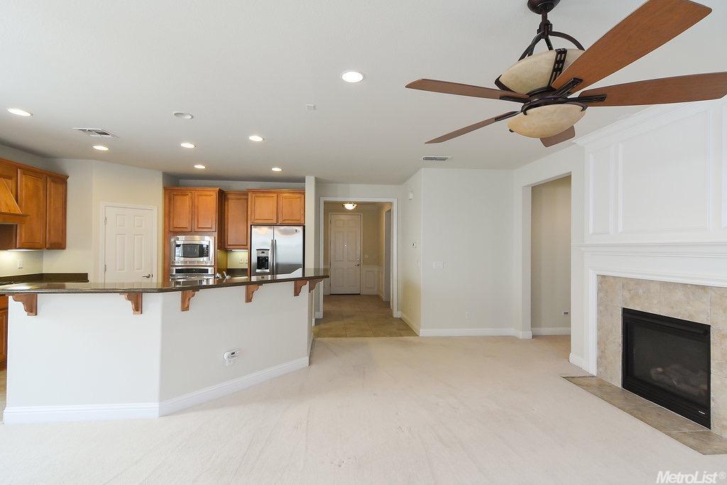 2378 Pepper Tree Ln, Manteca, CA 95336 photo 4