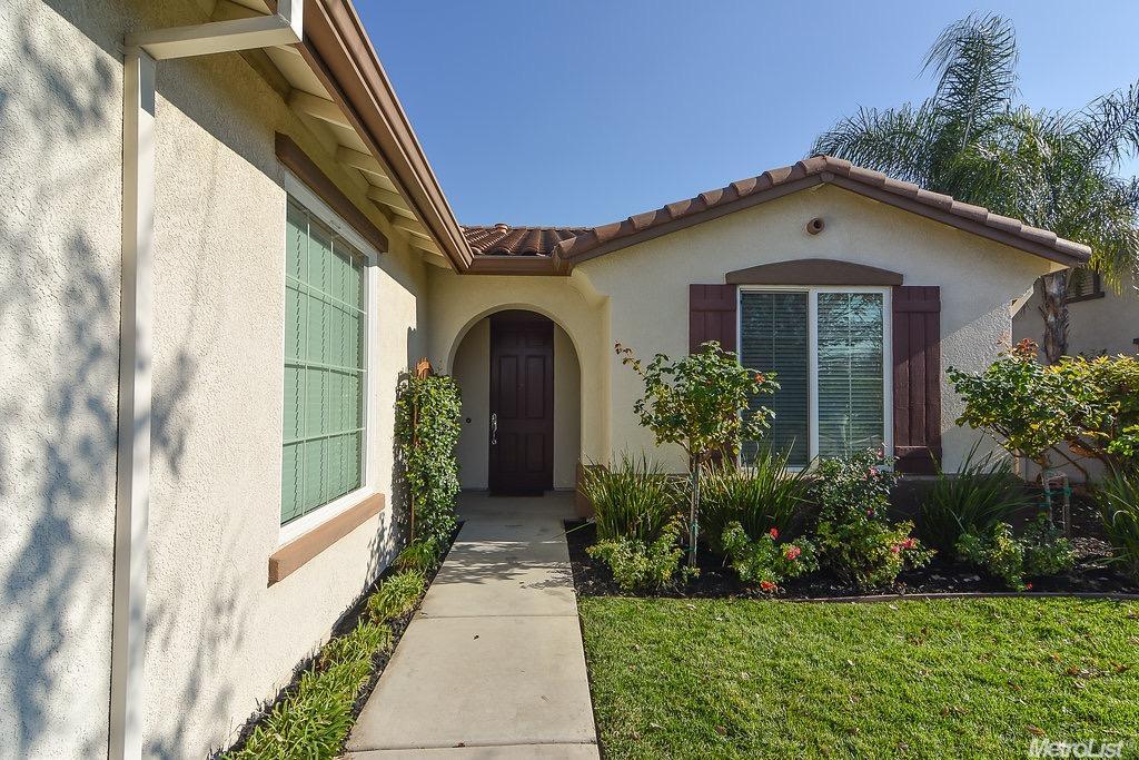 2378 Pepper Tree Ln, Manteca, CA 95336 photo 2
