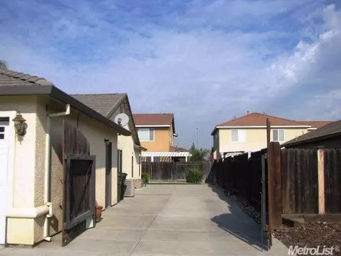 7429 Morgan Lynn Ln, Hughson, CA 95326 photo 3