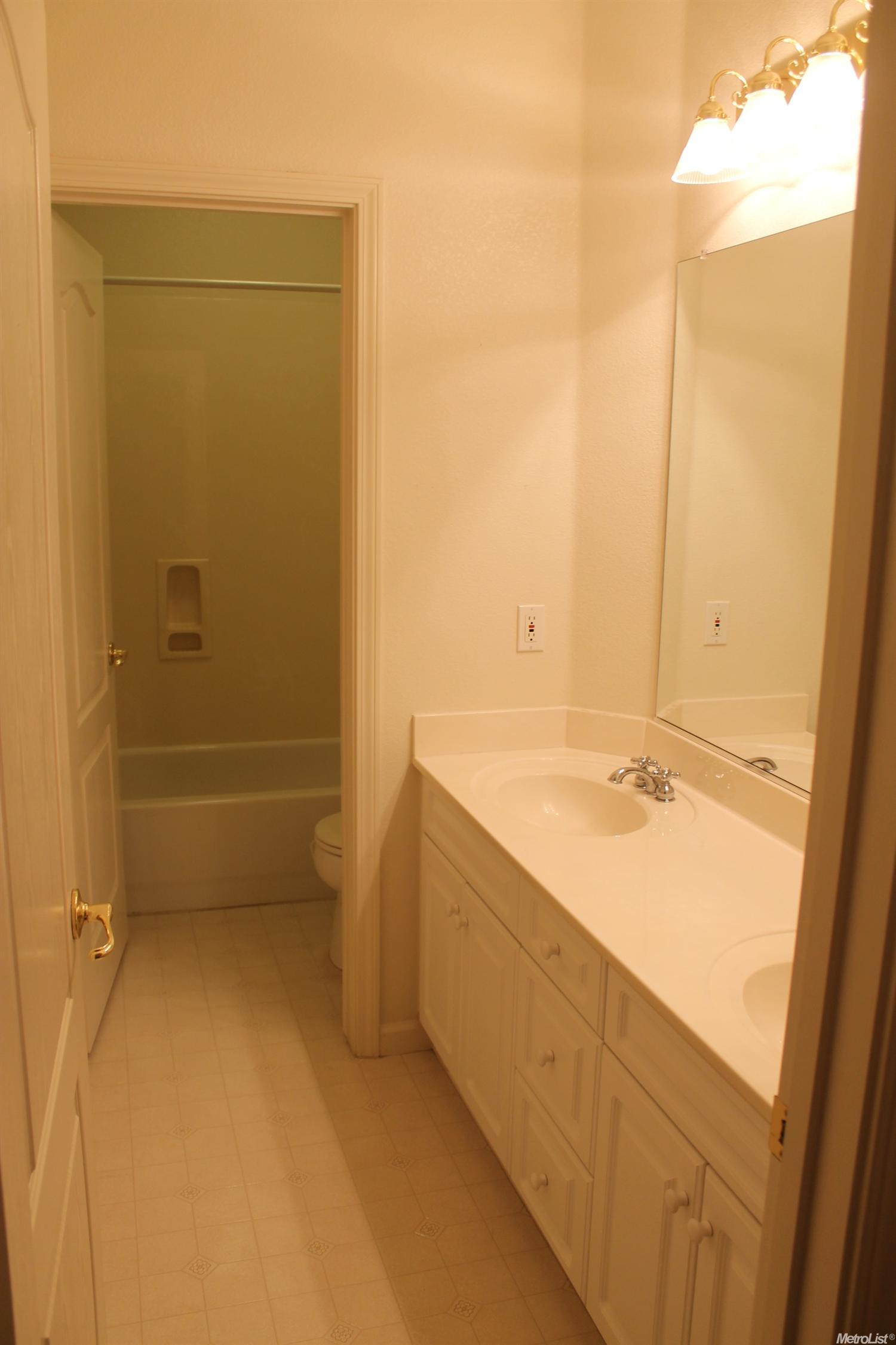 4208 Beyer Park Dr, Modesto, CA 95357 photo 19