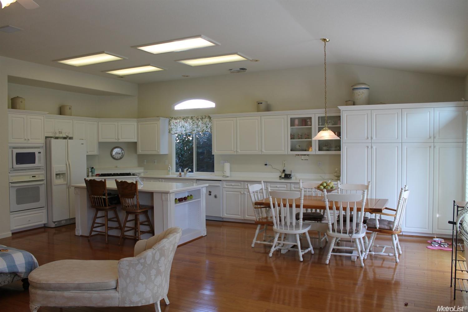 4208 Beyer Park Dr, Modesto, CA 95357 photo 4