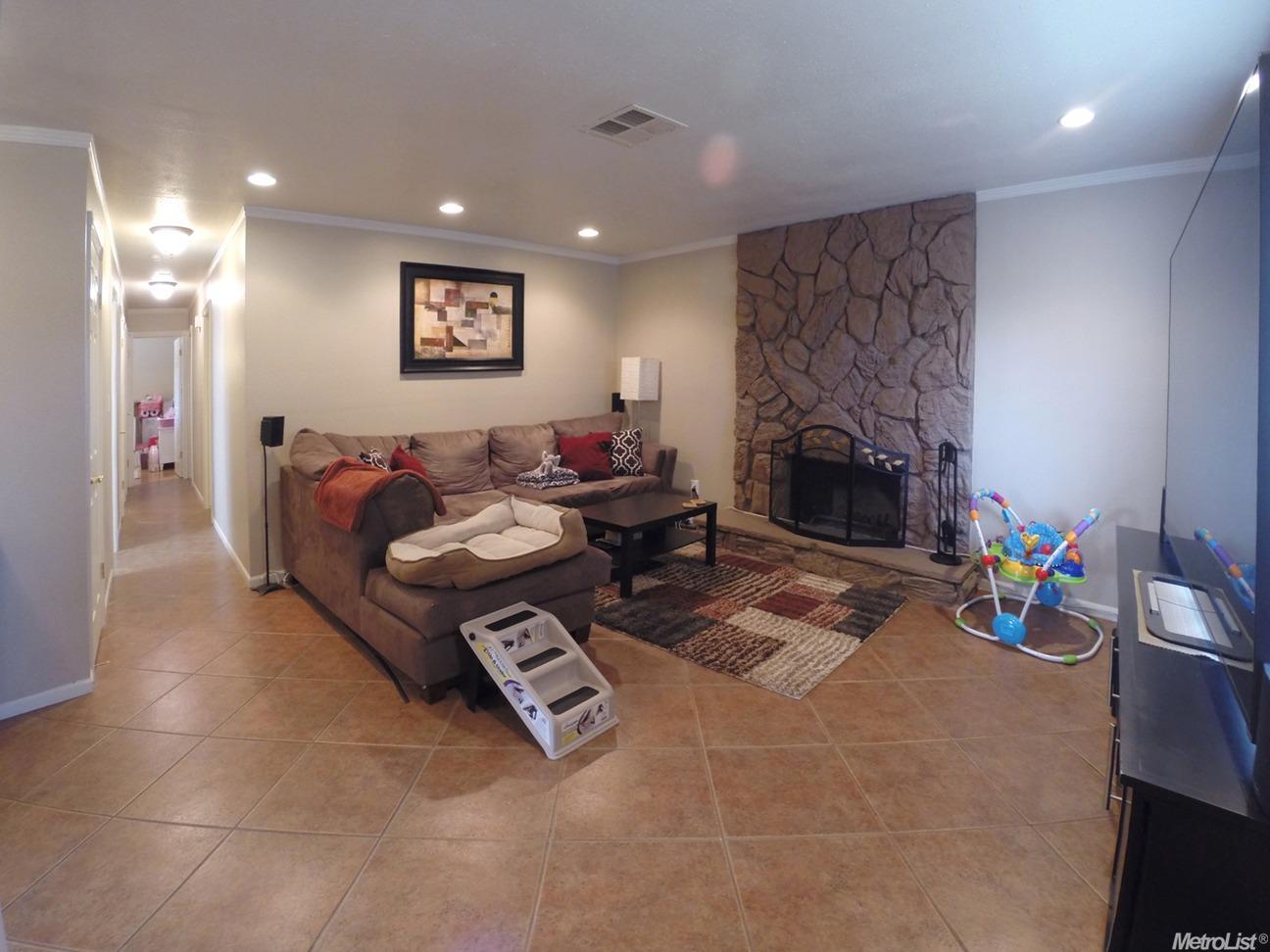 3839 Guava Ct, Modesto, CA 95356 photo 2