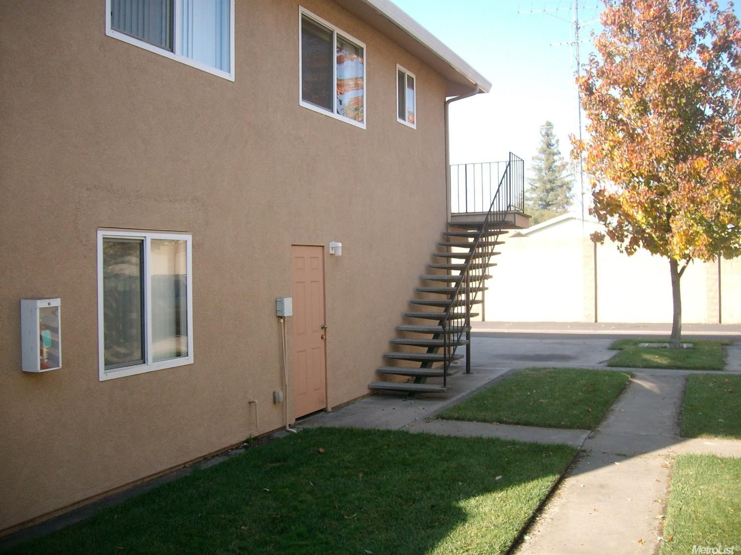 2217 Chrysler #4, Modesto, CA 95350 photo 3