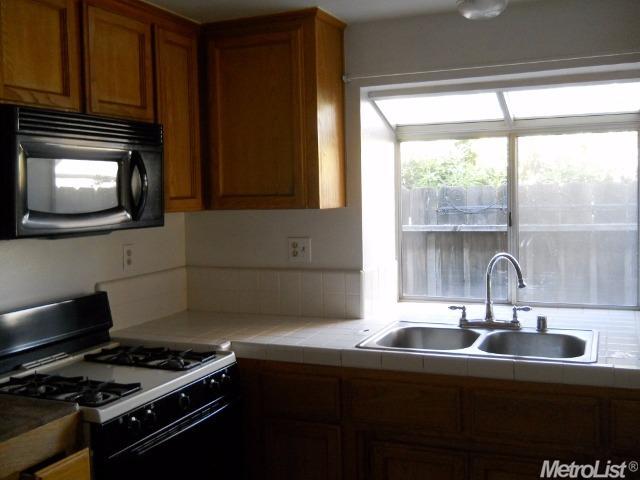2400 Echo Park Ct, Modesto, CA 95358 photo 6