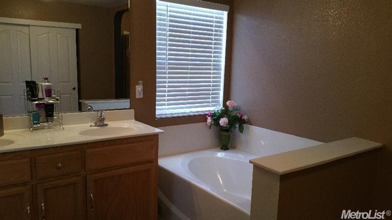 3911 Belleza Dr, Ceres, CA 95307 photo 8