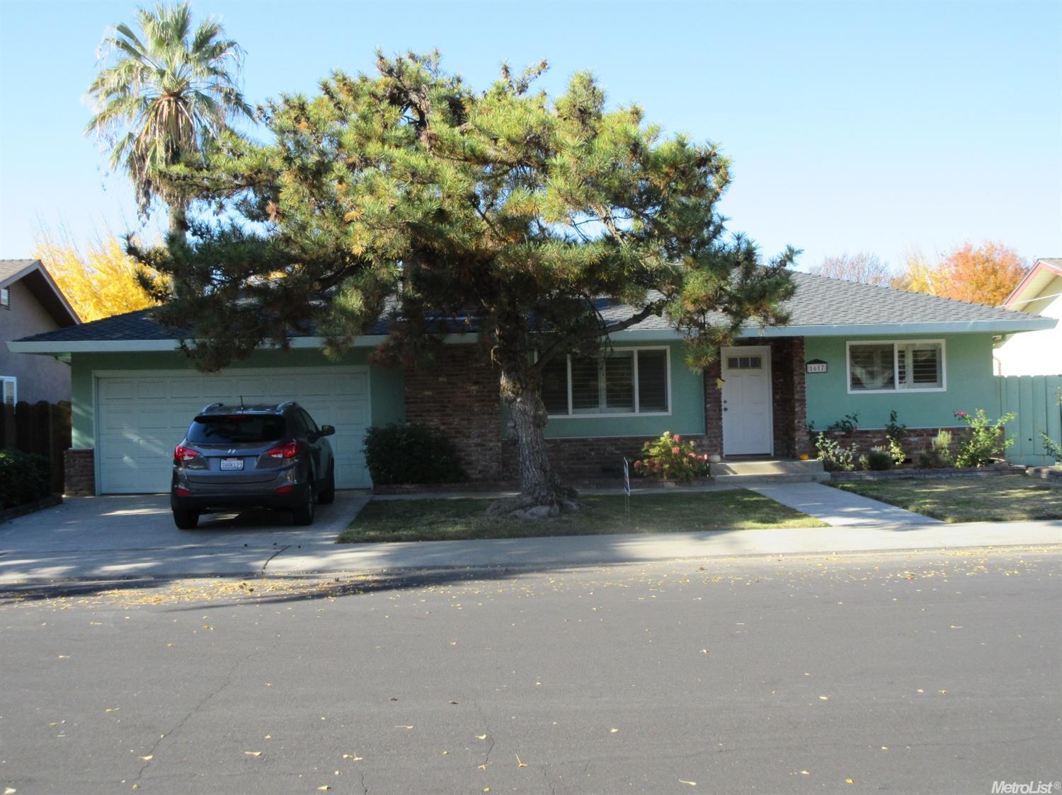 1617 Springwood Dr, Modesto, CA 95350 photo 1