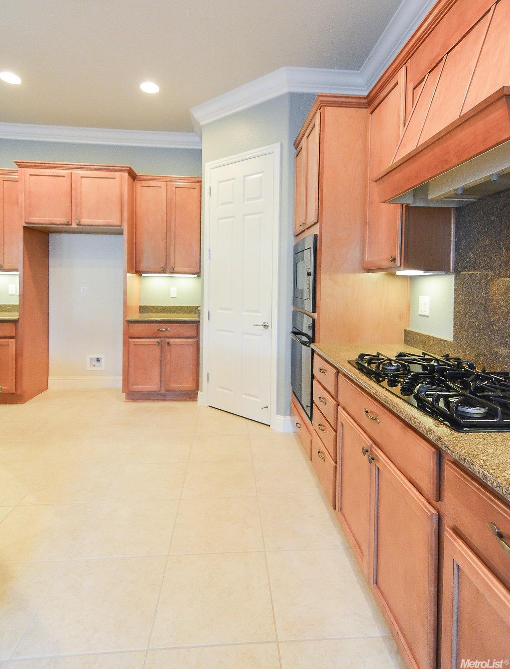 2475 Ashbridge Ln, Manteca, CA 95336 photo 8