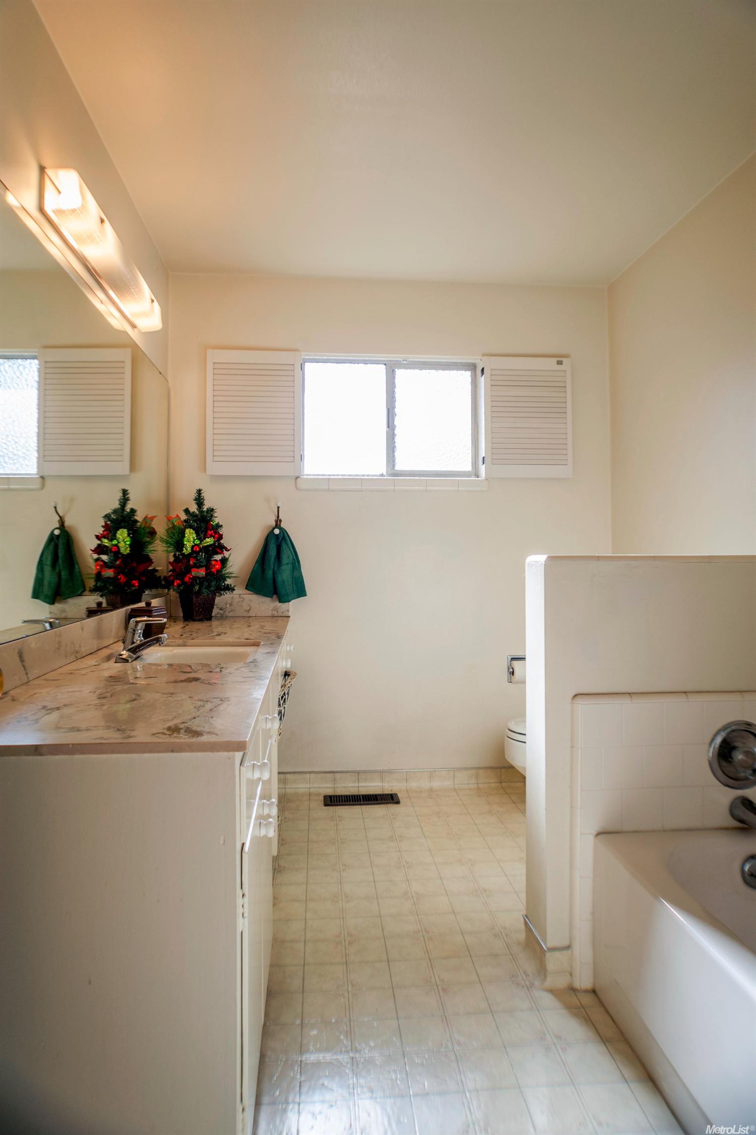 1106 Devine Dr, Lodi, CA 95240 photo 16