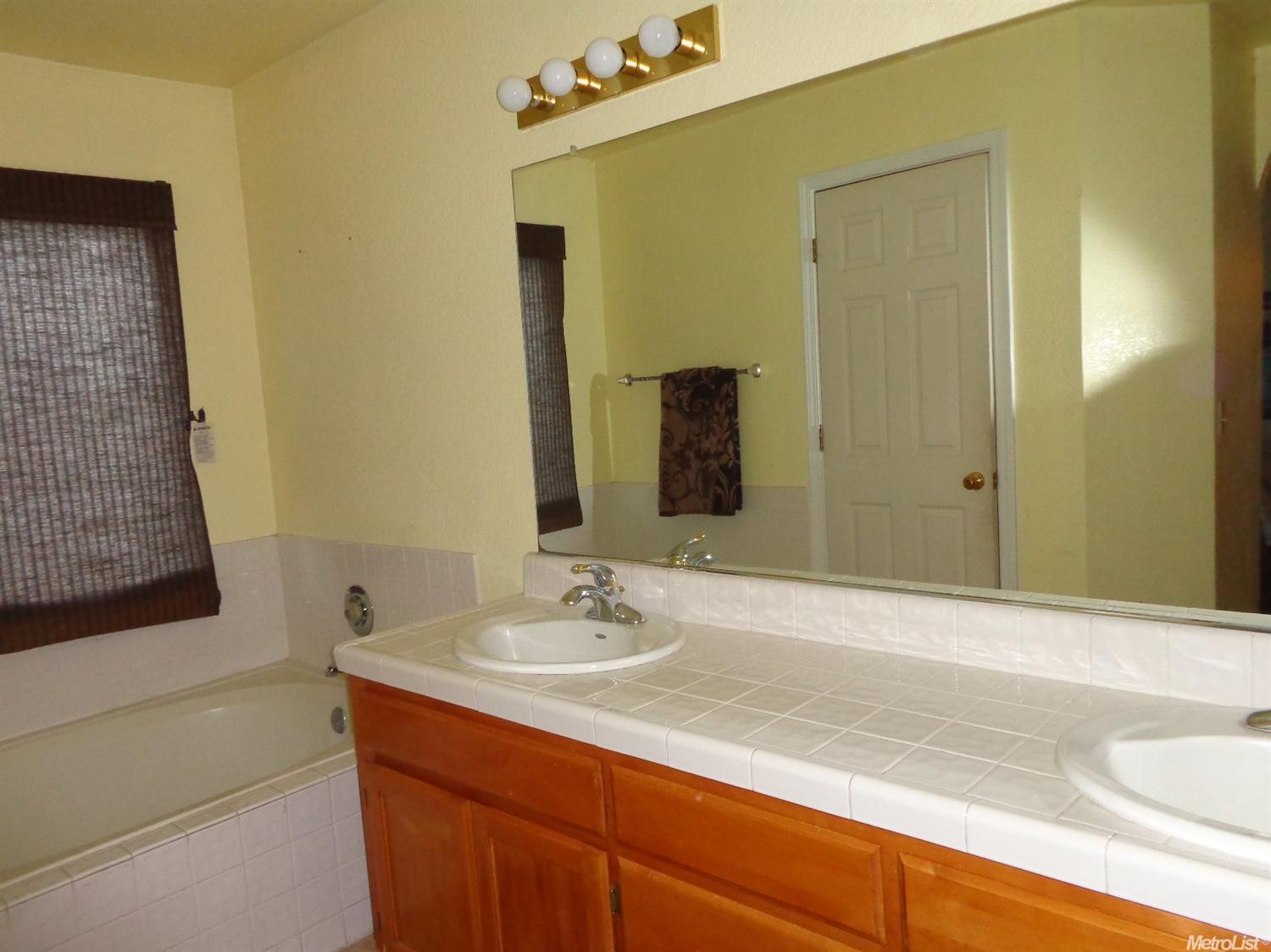 3128 Burton, Ceres, CA 95307 photo 14
