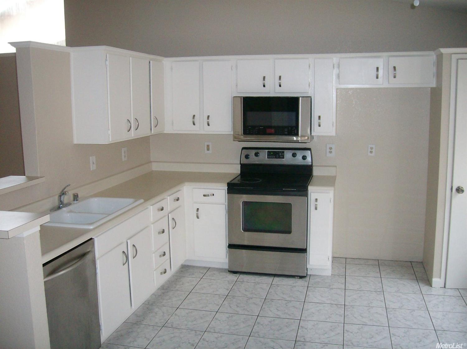 241 Melbourne Dr, Modesto, CA 95357 photo 8