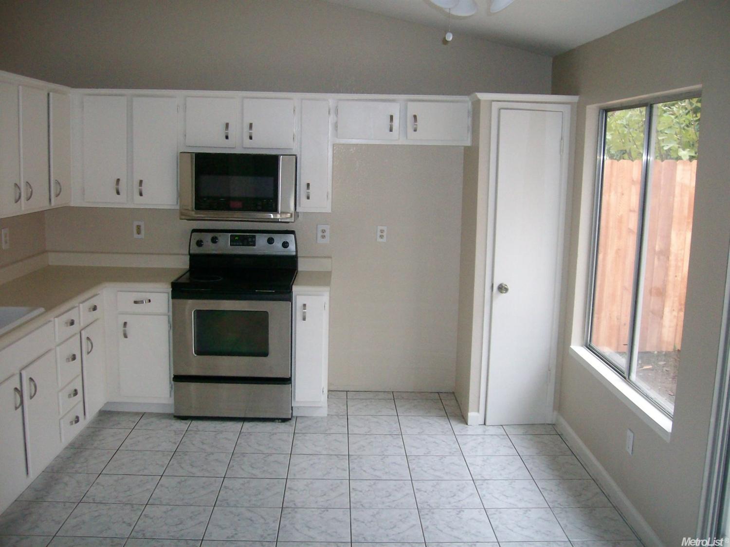 241 Melbourne Dr, Modesto, CA 95357 photo 9