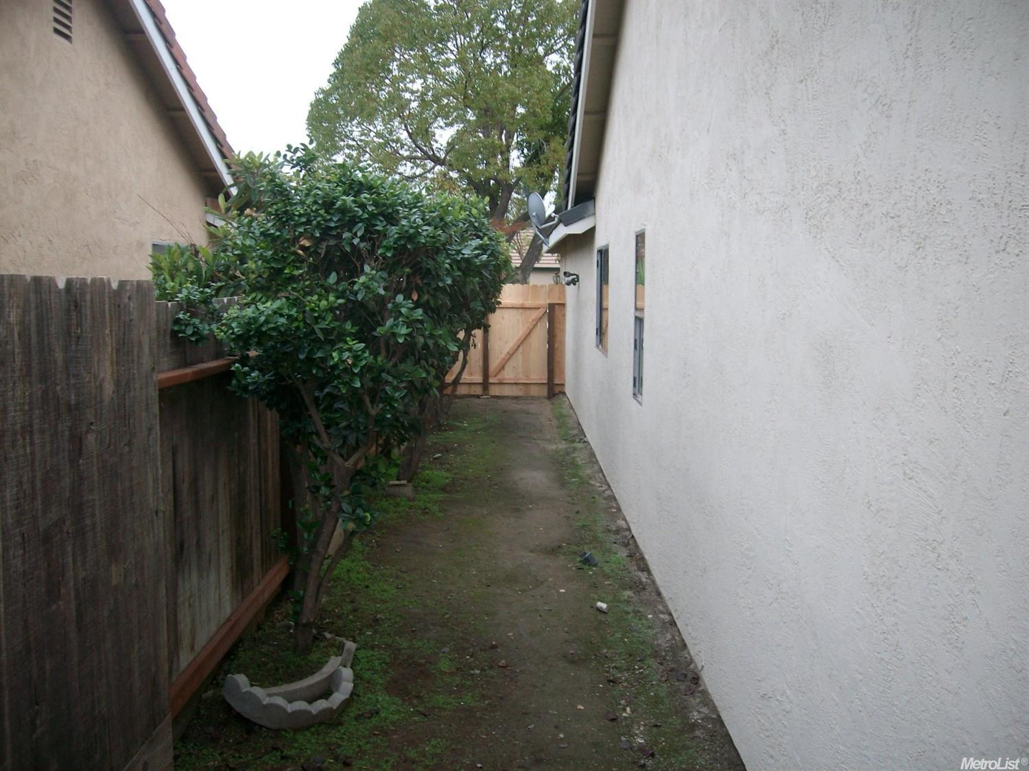 241 Melbourne Dr, Modesto, CA 95357 photo 23