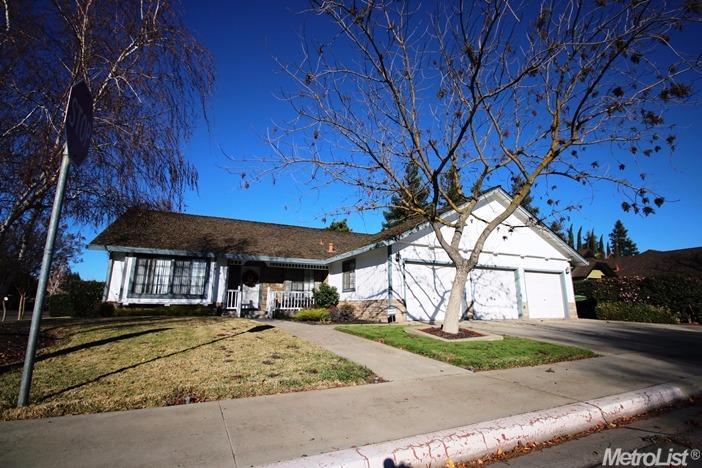 1890 Smith Dr, Turlock, CA 95382 photo 1