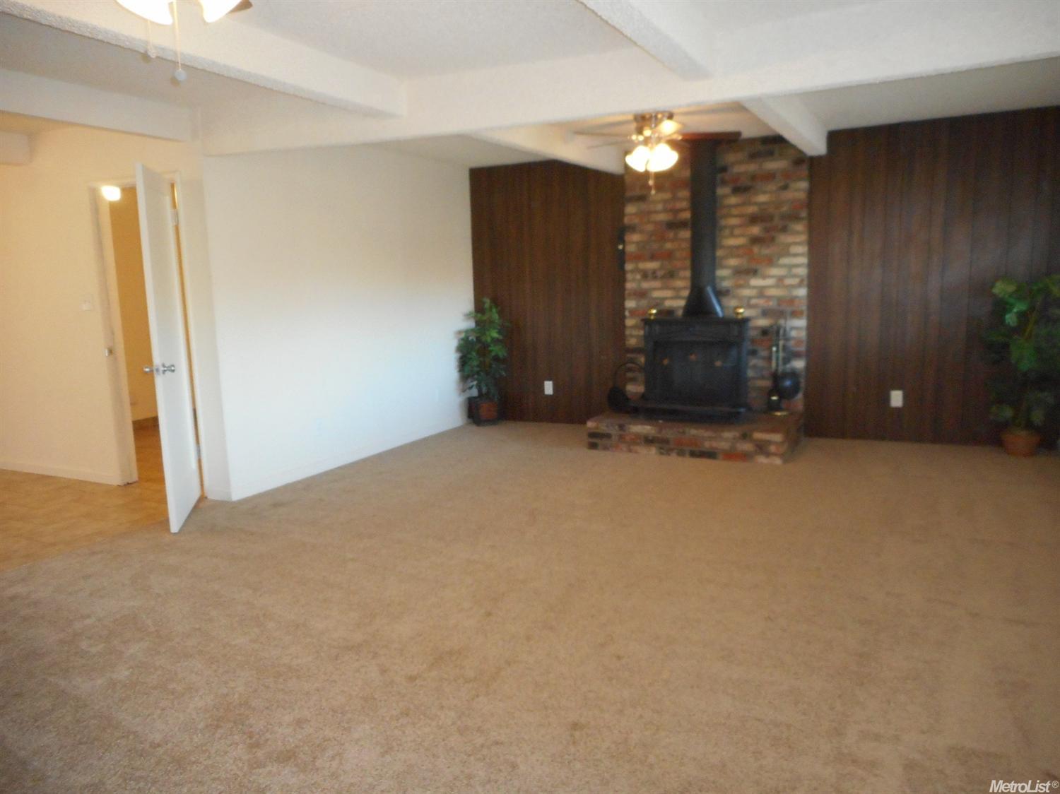 1900 Deborah St, Tracy, CA 95376 photo 3