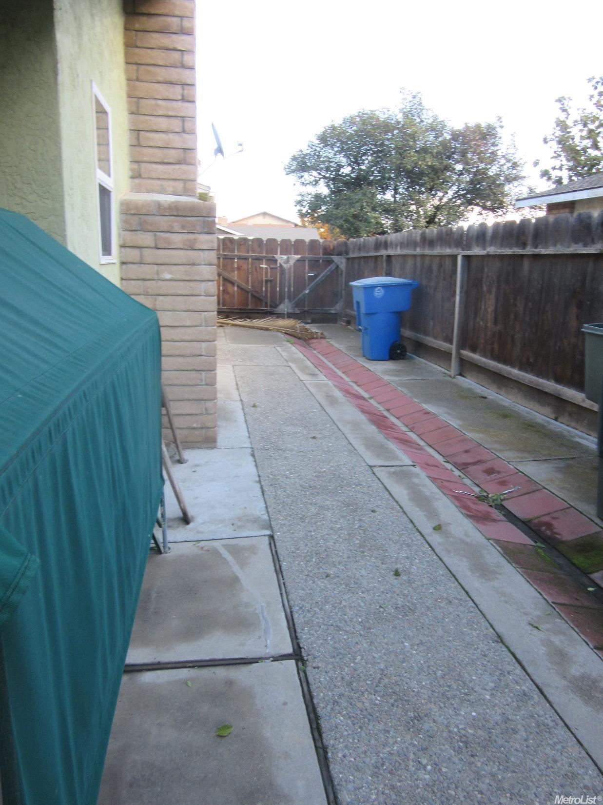 1055 Ebbetts Ave, Manteca, CA 95337 photo 19