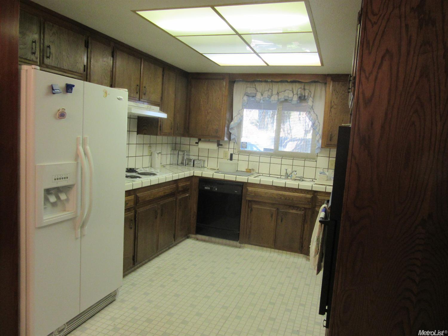 1055 Ebbetts Ave, Manteca, CA 95337 photo 6