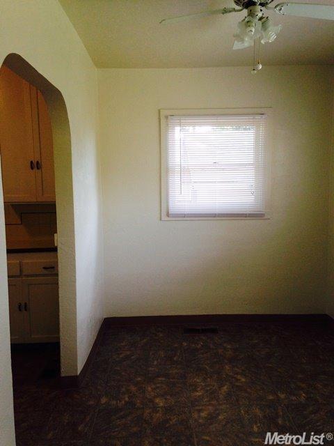 315 Locust Ave, Manteca, CA 95337 photo 4