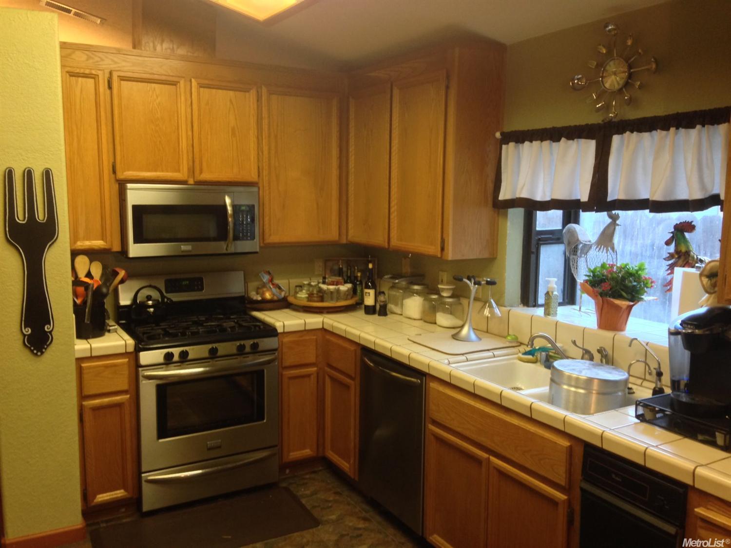 616 Berlin Way, Patterson, CA 95363 photo 3